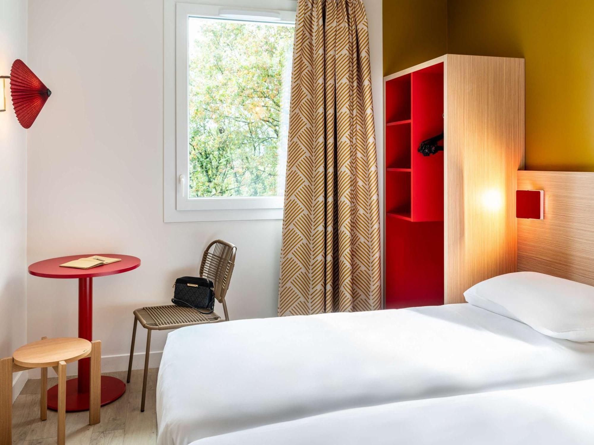 Hotel Ibis Styles Prevessin Geneve Aeroport Esterno foto